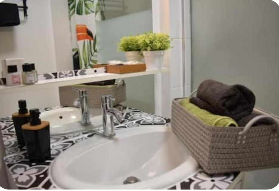 Joli Apartment Proche Du Centre-Ville ปัวติเยร์ ภายนอก รูปภาพ